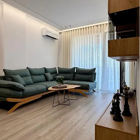 Teds Luxury 2 * Tirana