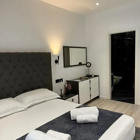 Teds Luxury 2 *