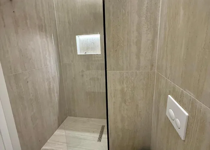 Teds Luxury 2 * Tirana